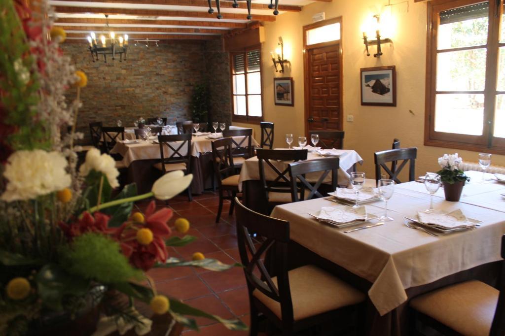 Hotel Valle Del Jerte Los Arenales Exterior photo